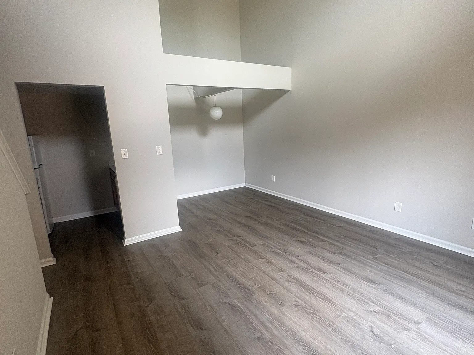 2 bed, 864 sqft, $1,600 — Photo 4
