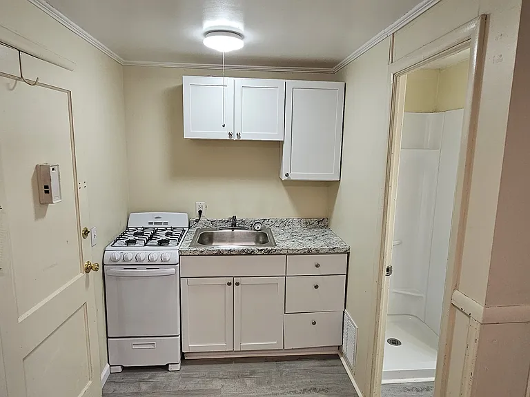 330 W State St #7 — Photo 18
