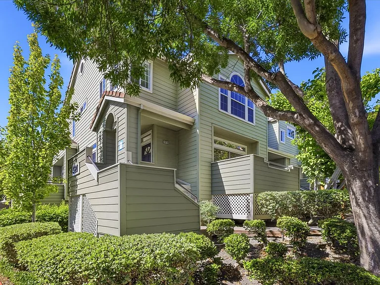 521 Porpoise Bay Ter #A — Photo 65