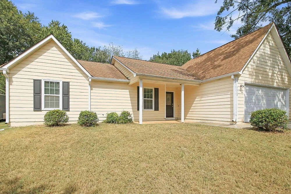 3 bed, 2.0 bath, 1483 sqft, $1,885 — Photo 3