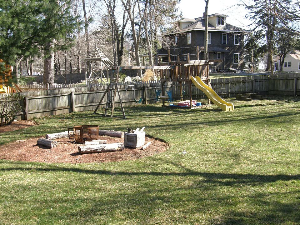 2nd image of 14 Oxbow Rd