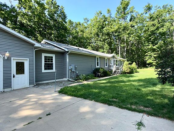 2nd image of 3585 Hale Trl