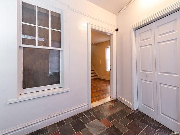 4th image of 625 Van Cortlandt Park Ave