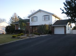 5 Buhl Ln, East Northport, NY 11731