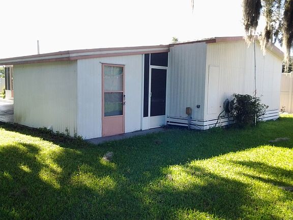 3rd image of 747 Calliandria Ct