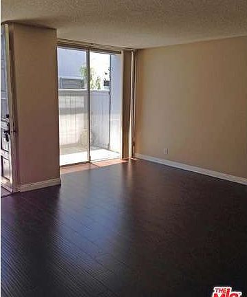 4th image of 5815 Doverwood Dr Unit 19