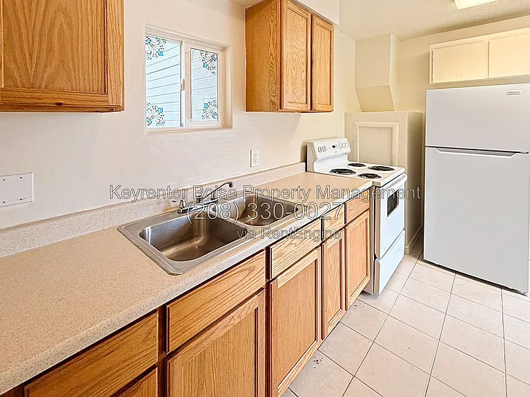 103 N Dewey Ave — Photo 9
