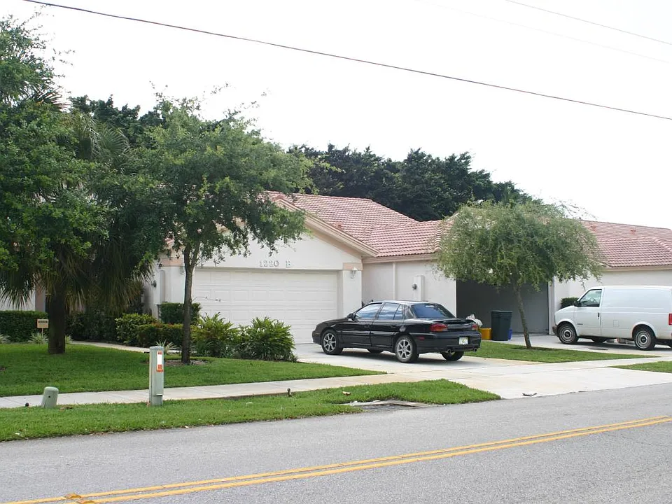 1220 NW 15th Ave #A