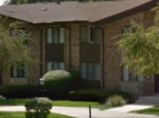 1640 Royal Oak Rd APT 9, Darien, IL 60561