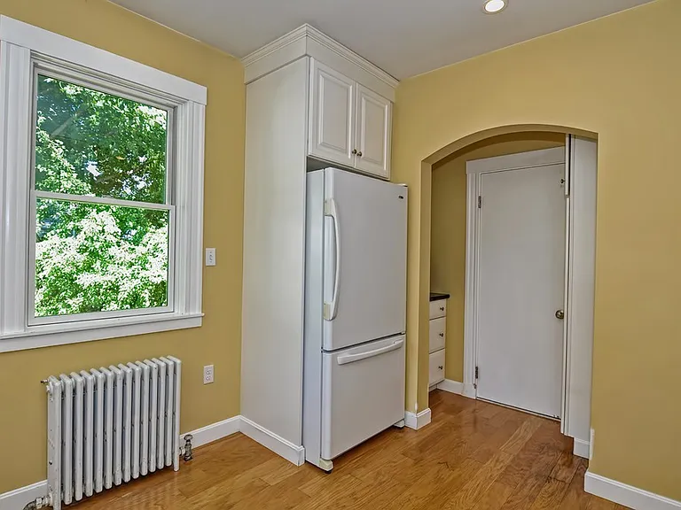 44 Gilbert St — Photo 7