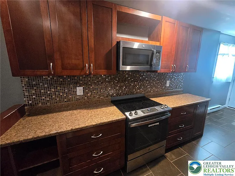 856 N 8th St — Photo 4