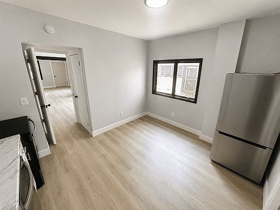 3rd image of 249 Lexington Ave #249