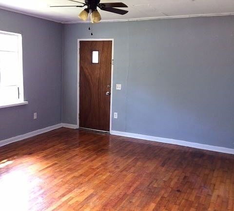 2nd image of 1328 Barry St #2