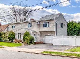 2630 Riverside Ave, Merrick, NY 11566