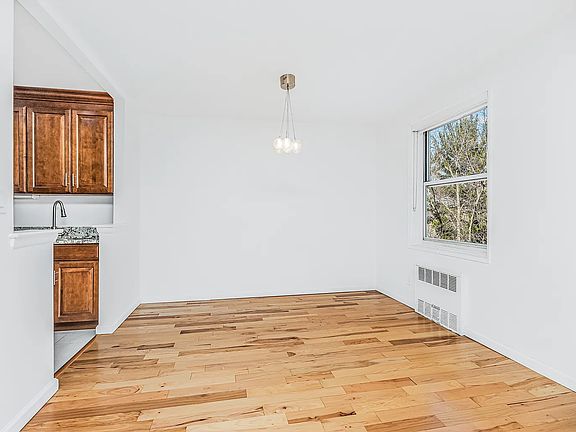 4th image of 679 W 239th St APT 4D
