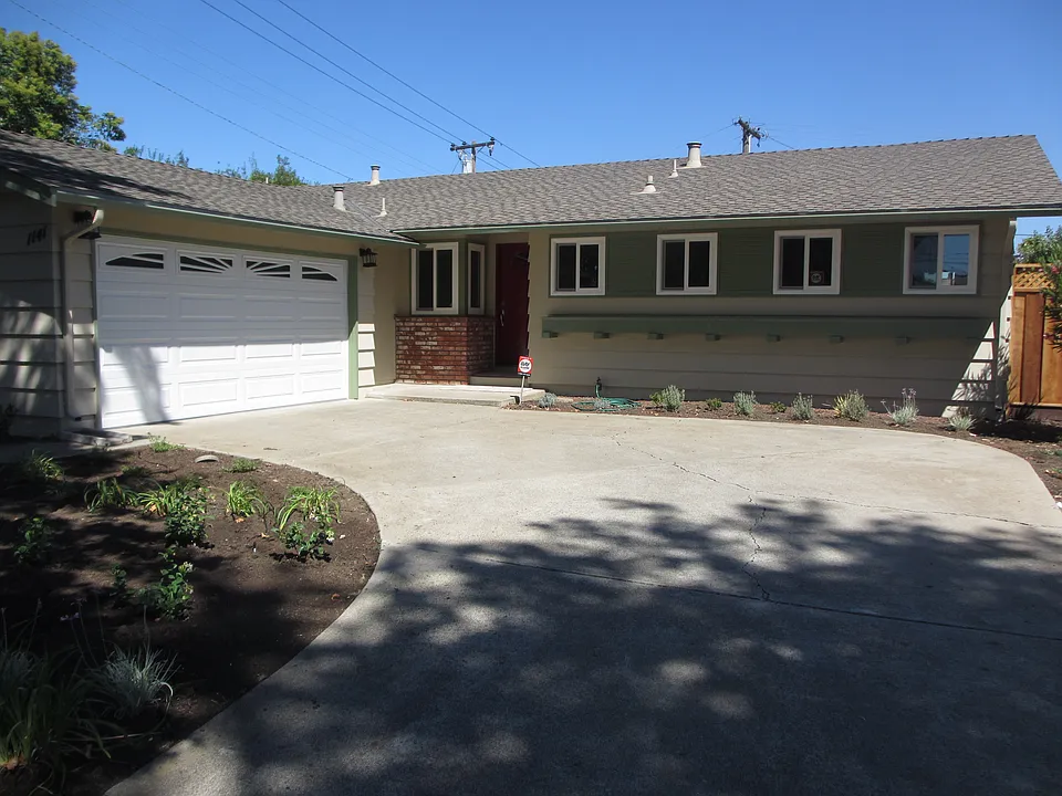 1141 Dunford Way