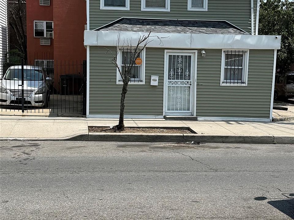 1st image of 801 E 215th Street