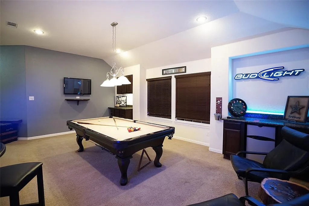 4 bed, 3535 sqft, $4,195 — Photo 4