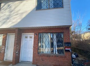 31 Caroline St, Staten Island, NY 10310