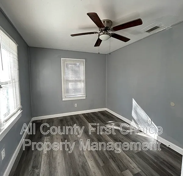 915 Ewing Ave — Photo 6