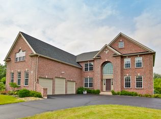 5390 Brompton Ln, Gurnee, IL 60031