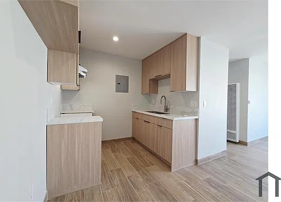 2 bed, $2,600 — Photo 2