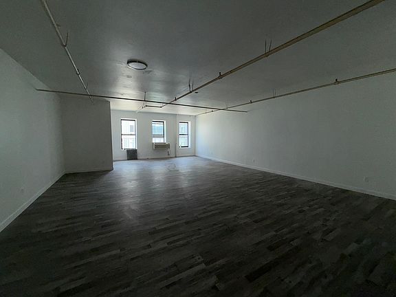 2nd image of 125 Green St APT 3I