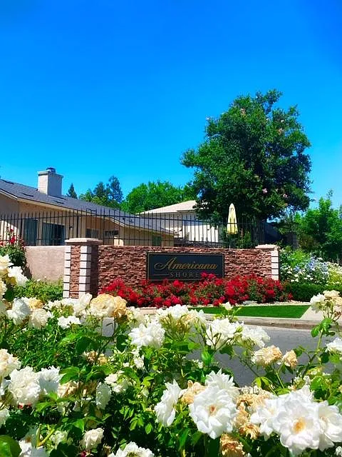 3 bed, 1353 sqft, $2,495 — Photo 4