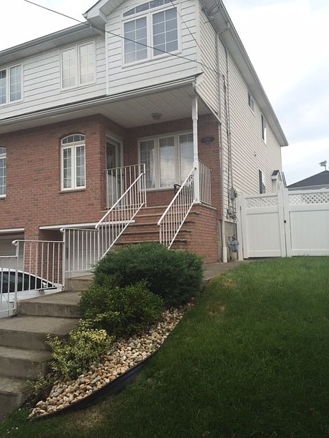 1st image of 1081 Sheldon Ave