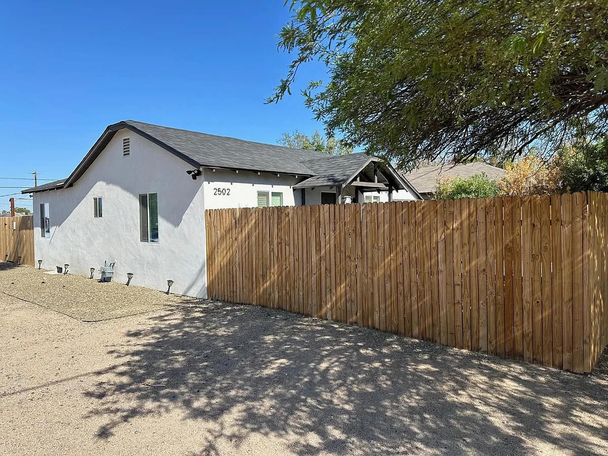 Building Photo - 2502 N 29th Pl #3