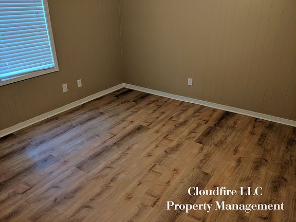 5th image of 224 James Cir