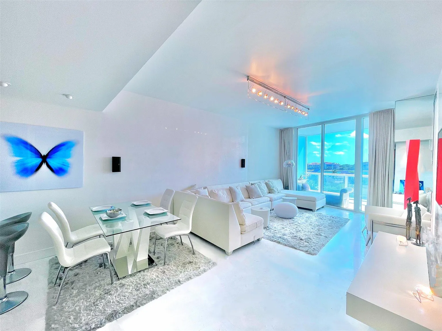 1 bed, 1.5 bath, 1201 sqft, $10,900 — Photo 1