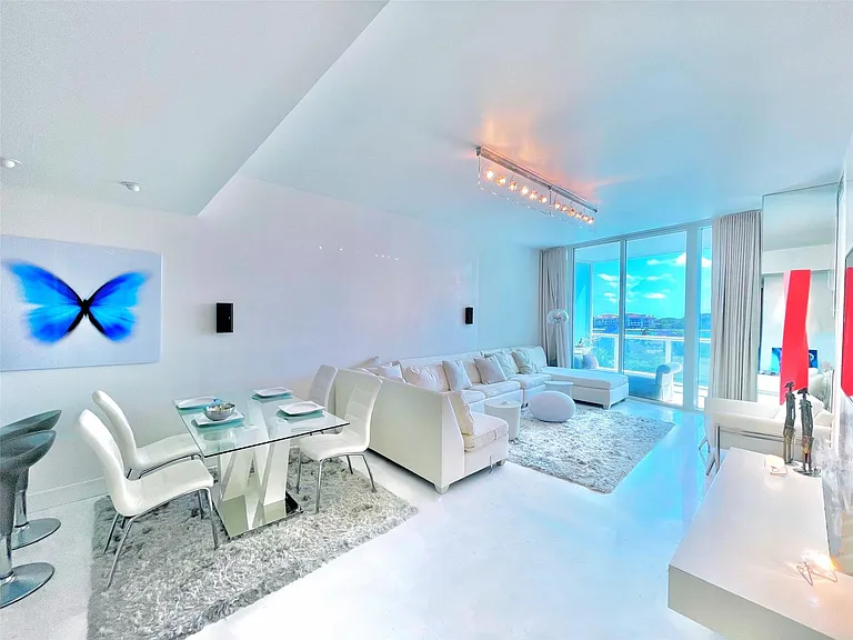 100 S Pointe Dr #602 — Photo 1