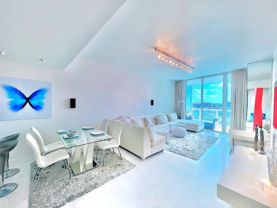 100 S Pointe Dr #602
