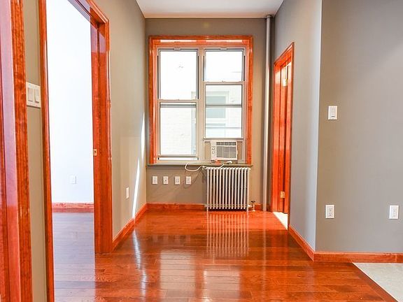 3rd image of 95 Elizabeth St APT E5