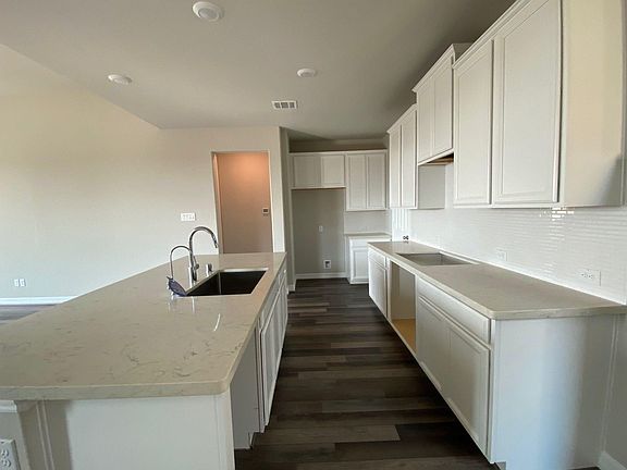 5th image of 10139 Lilac Croft Ln