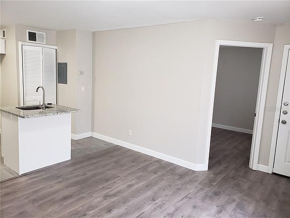 5th image of 4736 Walden Cir #13