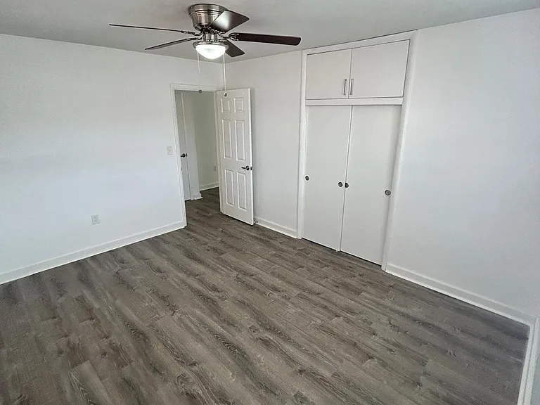 7624 Pembroke Rd #D — Photo 8
