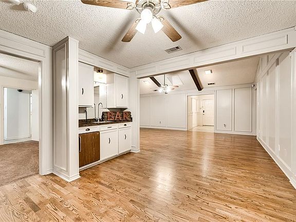 5th image of 3306 Oak Hill Dr