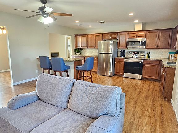 3rd image of 181 Stanford Rd