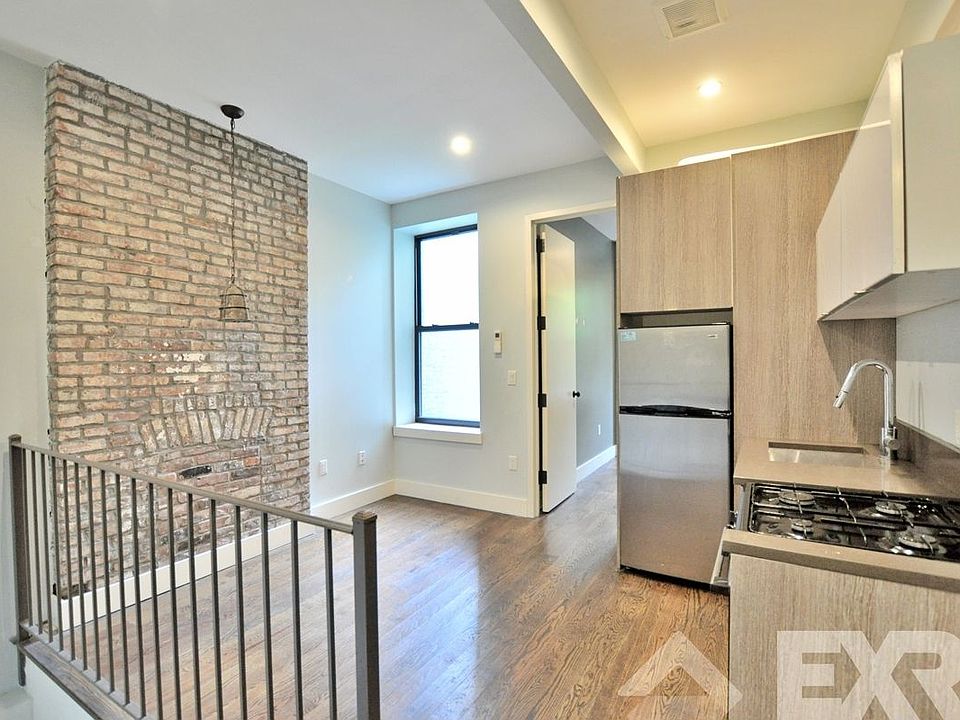1st image of 903 Saint Johns Pl APT 1B