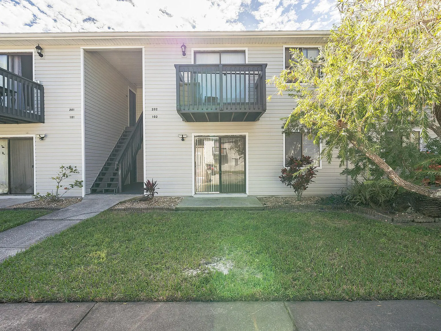 2 bed, 850 sqft, $1,395 — Photo 2