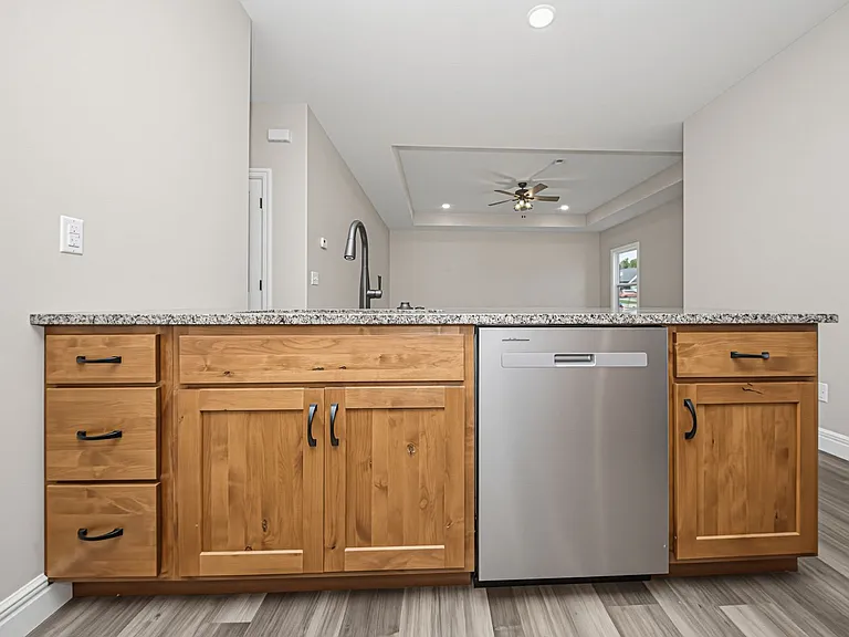 1704 Kenneth Dr — Photo 11