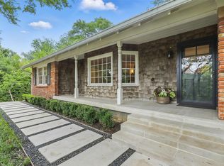 208 Rockwood Park Dr, Fort Worth, TX 76107