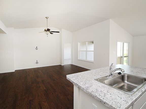 3rd image of 896 Boulder Crest Ct