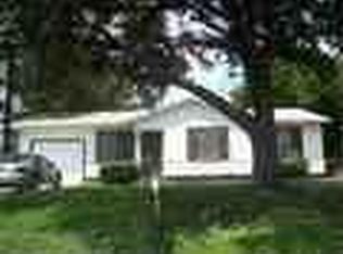 1112 E Omega St, Henrietta, TX 76365