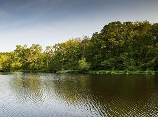 21 Hiscox Rd, Westerly, RI 02891