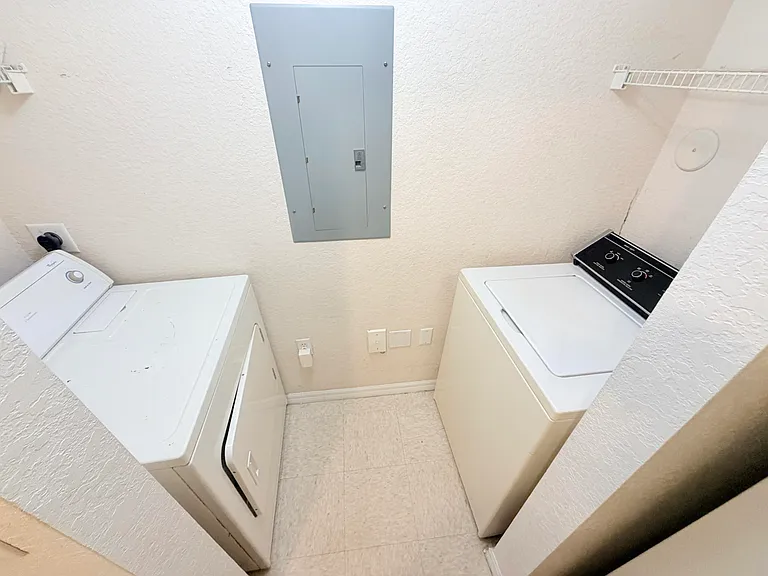 1302 Belmont Ln #1302 — Photo 11