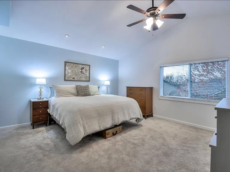 808 Milsom Pl — Photo 12