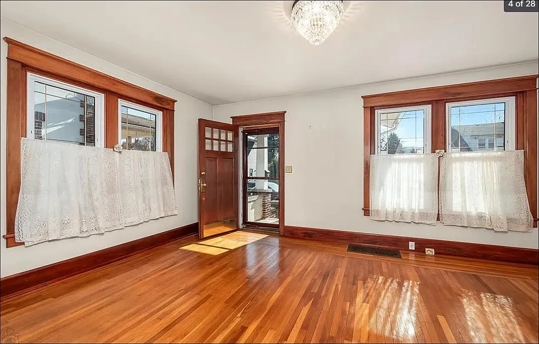 145 W Brookdale St — Photo 4